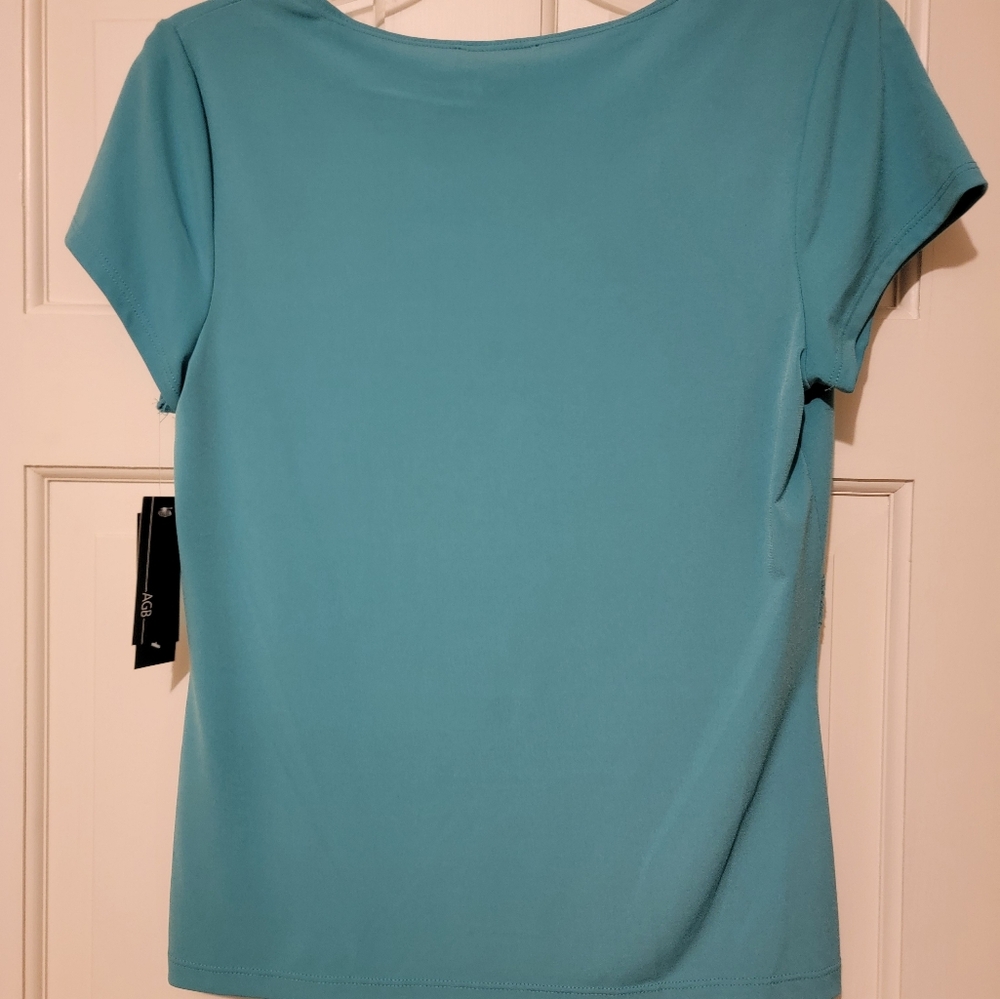 AGB Women's Teal V-Neck Top with Lace Detail Size Medium NWT - Picture 5 of 5